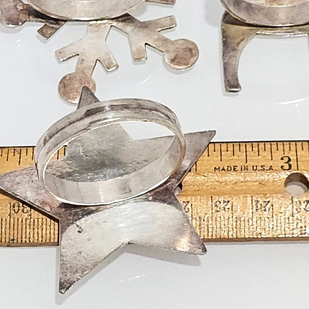 4 Vintage Christmas Napkin Rings Snowflake Star Tree Deer Design silvertone - Picture 6 of 6